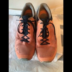 OC Swiss Technology Women’s Sneaker SZ 9